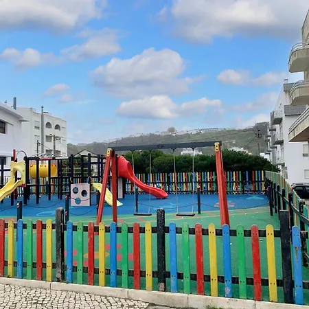 Comfortable In 55 M² With Private Parking Apartment Nazare