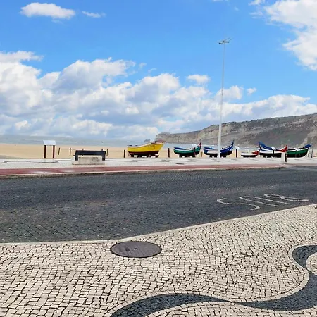 Comfortable In 55 M² With Private Parking Nazare