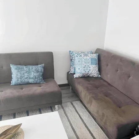 Apartment Comfortable In - 55 M² With Private Parking