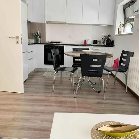 Comfortable In - 55 M² With Private Parking Lejlighed